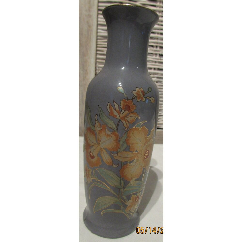 Vintage Japanese bud vase Painted orange Irises gold guild green leave no damage